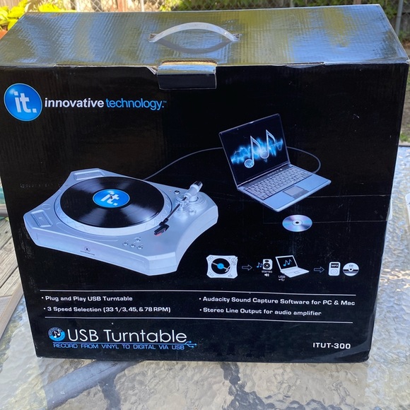 Innovative Technology IT USB Turntable
Model: ITUT-300 - Picture 1 of 6